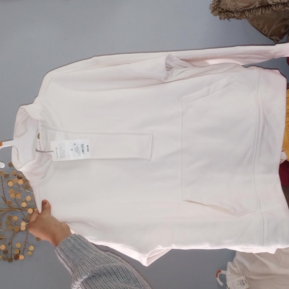 Cream Pullover Sweatshirt
